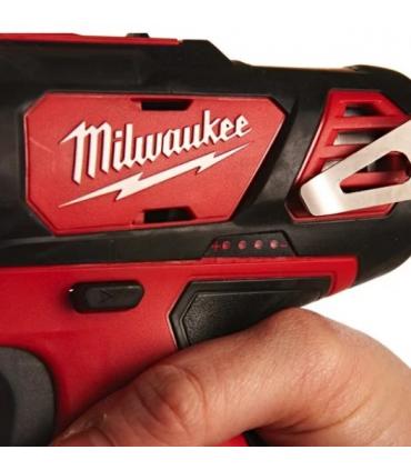 Trapano avvitatore a percussione compatto Milwaukee