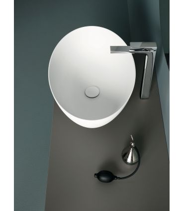 Mobile bagno Arbi Materia con lavabo in appoggio e specchio