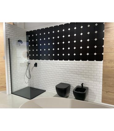 Bagno nero moderno ed elegante