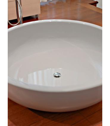Circular freestanding bathtub Ceramica Flaminia Fonte Fontana